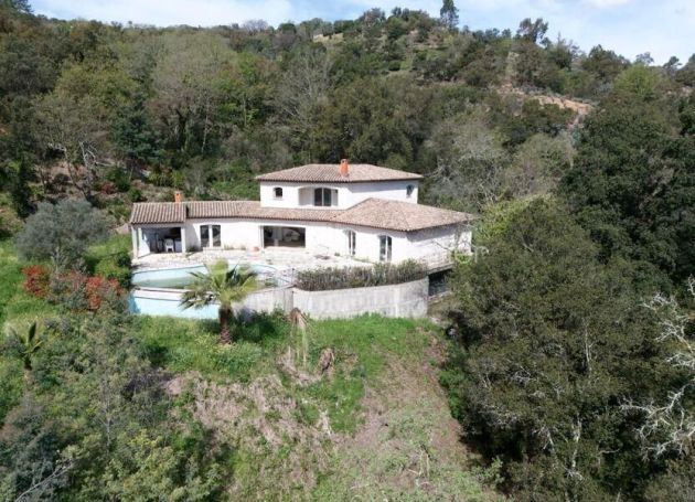 A louer MAISON  6 PIECES 225 M2  LES ADRETS DE L ESTEREL