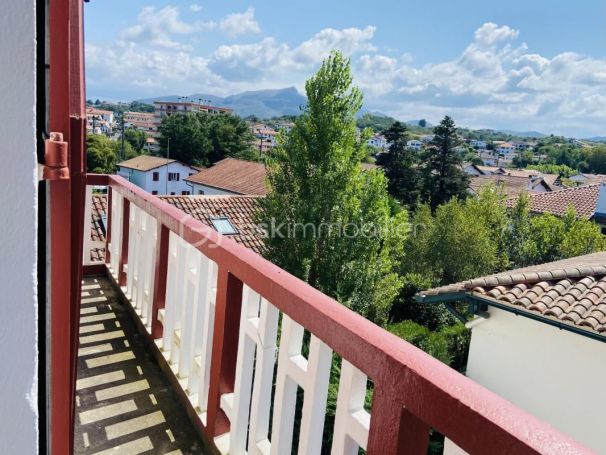 A louer APPARTEMENT T4 78 M2 BORD DE MER CIBOURE