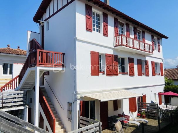 A louer APPARTEMENT T4 78 M2 BORD DE MER CIBOURE