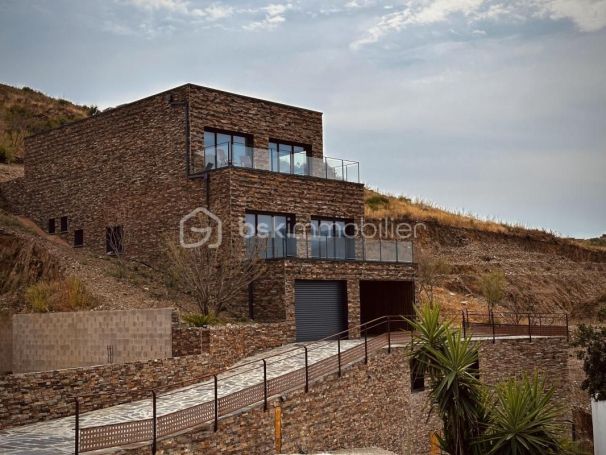 A louer MAISON  CONTEMPORAINE VUE MER PORT VENDRES
