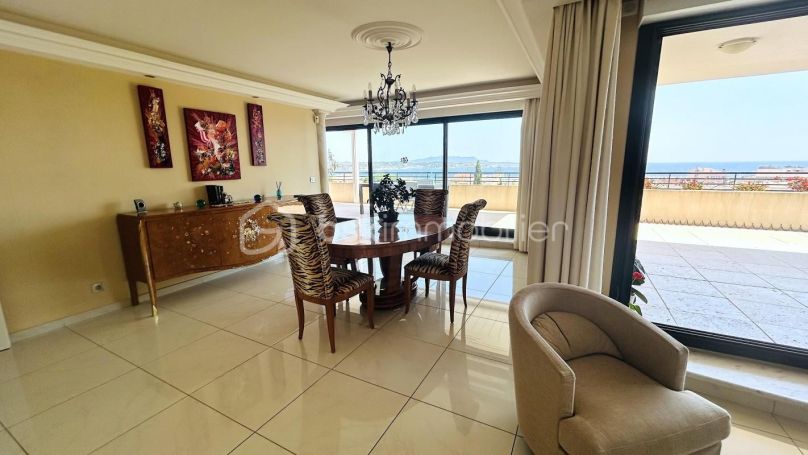 A louer APPARTEMENT DE PRESTIGE T6 161 M2 VUE MER BANDOL