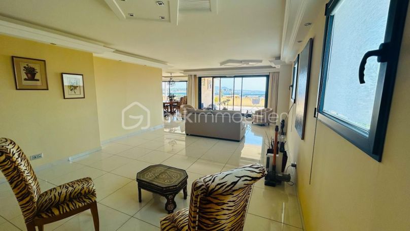 A louer APPARTEMENT DE PRESTIGE T6 161 M2 VUE MER BANDOL