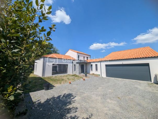 A louer MAISON  CONTEMPORAINE  SAINT JULIEN DE CONCELLES