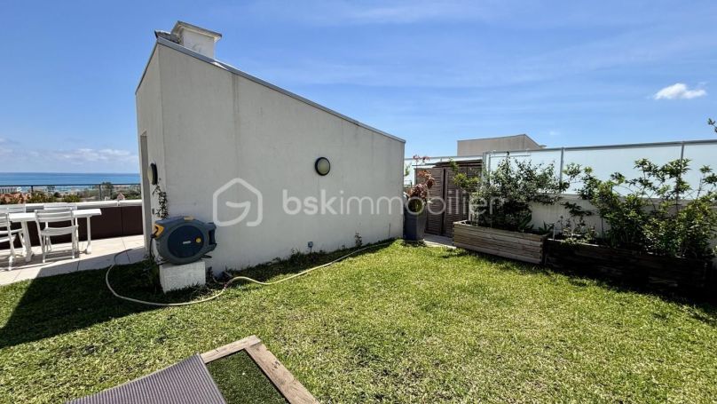 A louer APPARTEMENT T3 104 M2 TERRASSE VUE MER ANTIBES