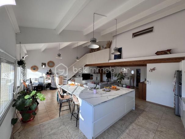 A louer APPARTEMENT DUPLEX T4 132 M2 BORD DE MER FRONTIGNAN