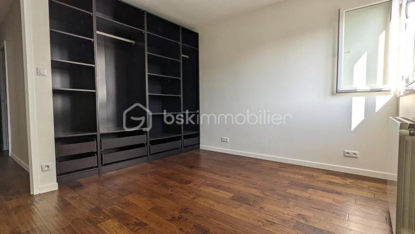 A louer APPARTEMENT NEUF T4 67 M2  BORDEAUX