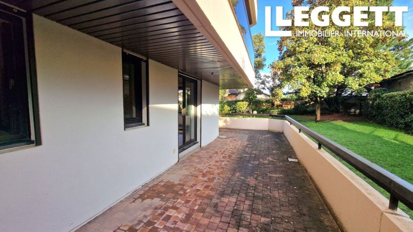 A louer STUDIO  32 M2 TERRASSE  LE BOUSCAT