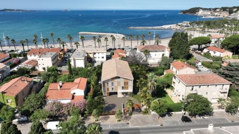 A vendre APPARTEMENT  119 M2 TERRASSE VUE MER SIX FOURS LES PLAGES