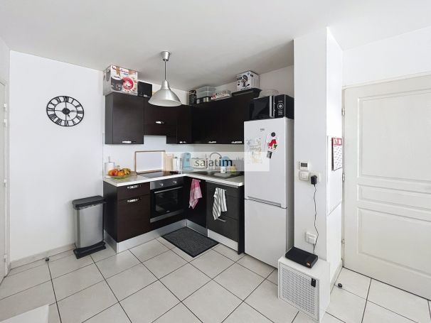 A vendre APPARTEMENT  51 M2 TERRASSE BORD DE MER LA SEYNE SUR MER