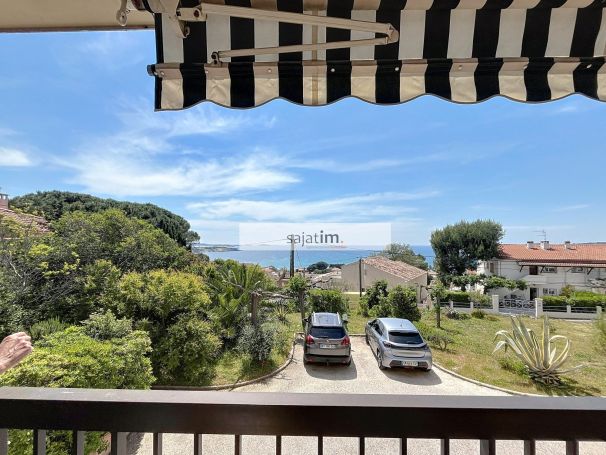 A vendre APPARTEMENT T3 61 M2 TERRASSE VUE MER SIX FOURS LES PLAGES