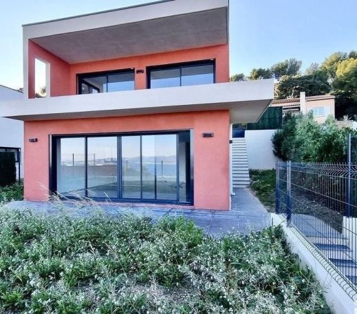 A vendre MAISON  CONTEMPORAINE VUE MER LA CIOTAT