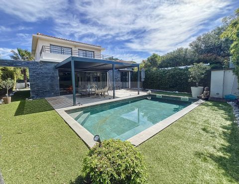 A vendre MAISON  CONTEMPORAINE PLAGE à PIED SANARY SUR MER