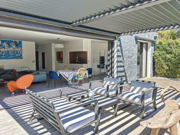 A vendre MAISON  CONTEMPORAINE PLAGE à PIED SANARY SUR MER