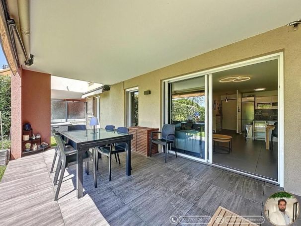 A louer APPARTEMENT DE PRESTIGE T3 63 M2 TERRASSE BORD DE MER NICE