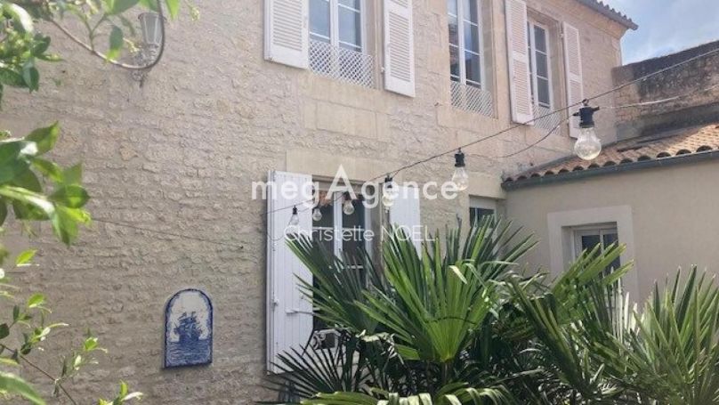 A louer MAISON  DE MAîTRE  LUCON