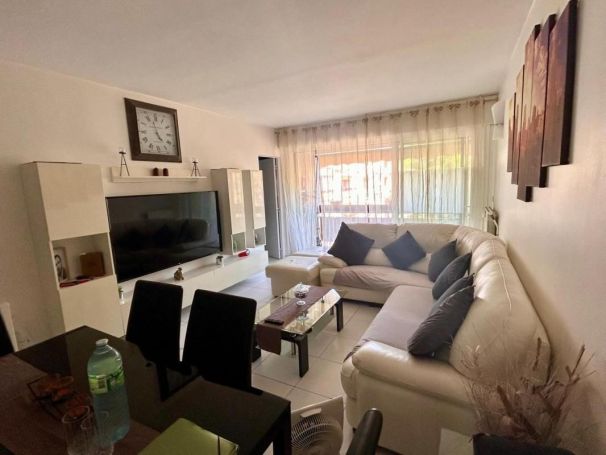 A louer APPARTEMENT NEUF T5 90 M2 BORD DE MER FREJUS