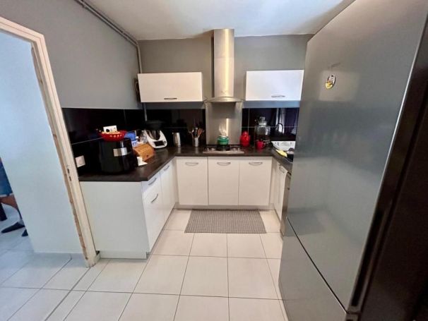 A louer APPARTEMENT NEUF T5 90 M2 BORD DE MER FREJUS