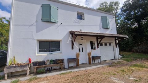 A vendre MAISON  7 PIECES 130 M2  POIROUX