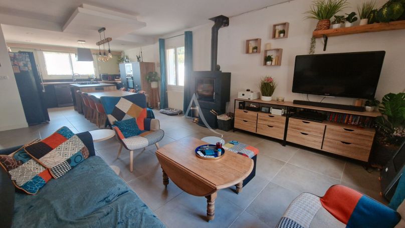 A vendre MAISON  7 PIECES 130 M2  POIROUX