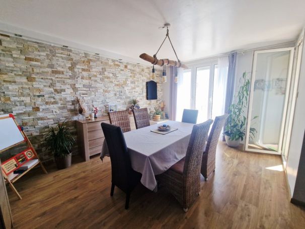 A louer APPARTEMENT T3 69 M2  MARSEILLE 11EME
