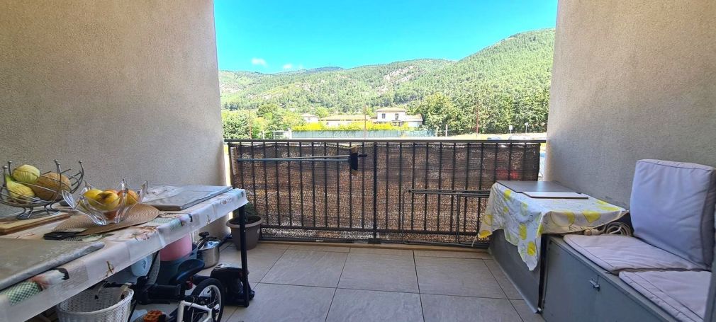 A louer APPARTEMENT T2 37 M2 TERRASSE  CUGES LES PINS