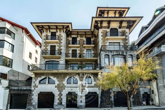 A vendre APPARTEMENT  121 M2 TERRASSE BORD DE MER SAN SEBASTIáN