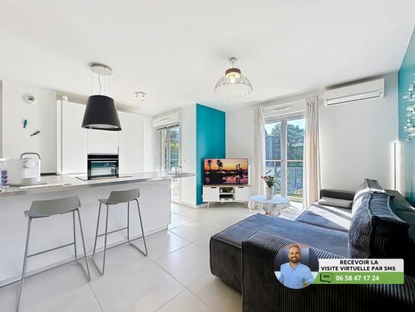 A louer APPARTEMENT DUPLEX T3 61 M2 TERRASSE BORD DE MER ANTIBES