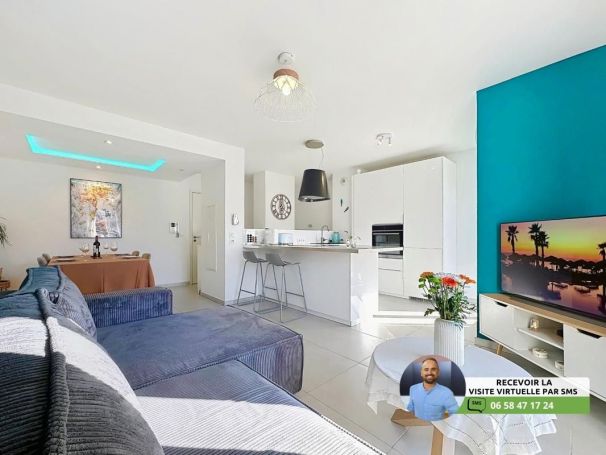 A louer APPARTEMENT DUPLEX T3 61 M2 TERRASSE BORD DE MER ANTIBES