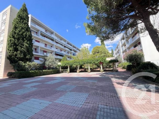 A louer APPARTEMENT T4 95 M2  MONTPELLIER