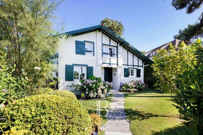 A vendre MAISON  7 PIECES 150 M2 BORD DE MER ANGLET