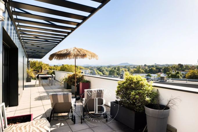 A louer APPARTEMENT T4 133 M2 TERRASSE  BAYONNE