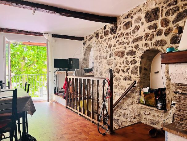 A louer APPARTEMENT T5 88 M2  LEVENS