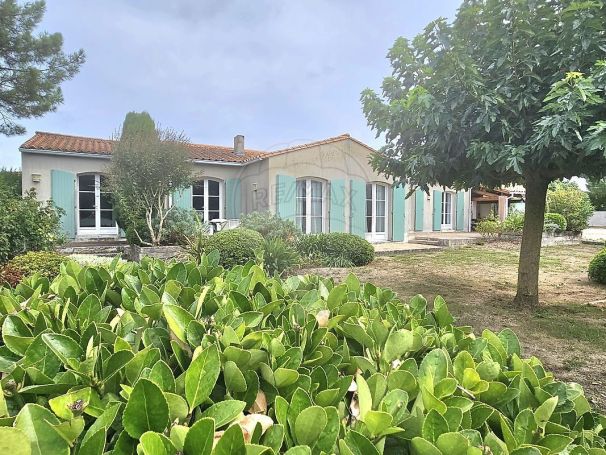A louer MAISON  4 PIECES 144 M2 VUE MER L HOUMEAU
