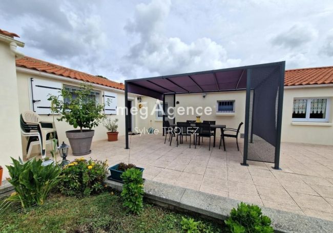 A louer LONGèRE  5 PIECES 119 M2  SAINT MATHURIN