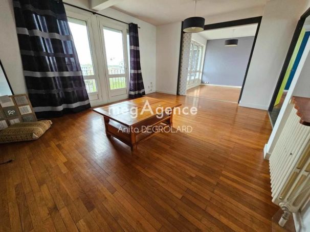 A louer APPARTEMENT T4 72 M2 TERRASSE  LA ROCHE SUR YON