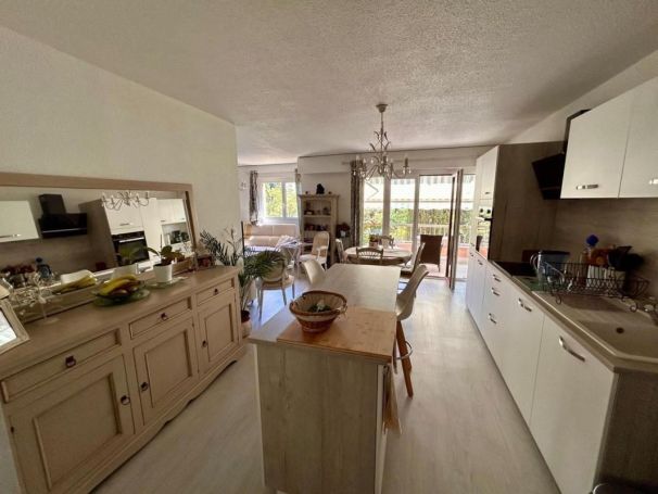 A louer APPARTEMENT NEUF T4 76 M2 TERRASSE BORD DE MER FREJUS