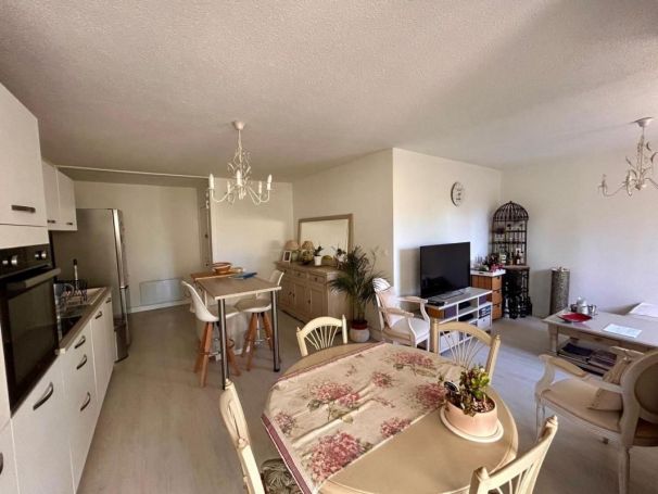 A louer APPARTEMENT NEUF T4 76 M2 TERRASSE BORD DE MER FREJUS