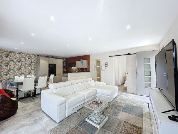 A louer APPARTEMENT NEUF T3 62 M2 TERRASSE BORD DE MER FREJUS Centre-ville