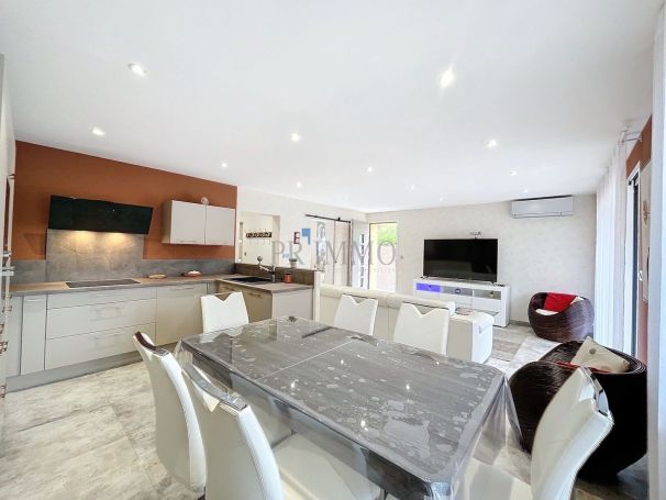 A louer APPARTEMENT NEUF T3 62 M2 TERRASSE BORD DE MER FREJUS Centre-ville
