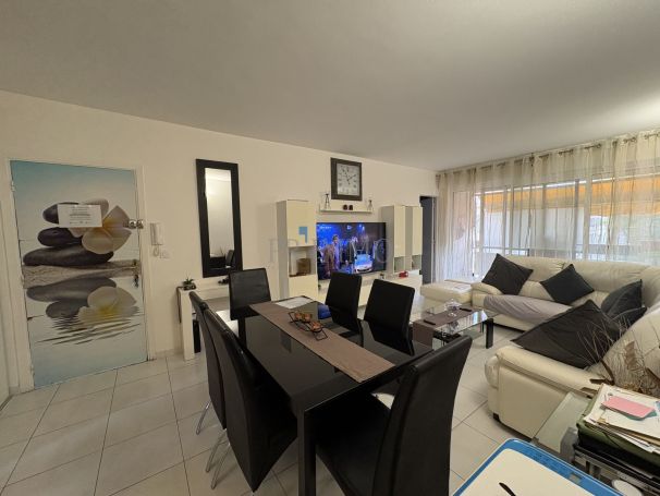 A louer APPARTEMENT T5 88 M2 BORD DE MER FREJUS
