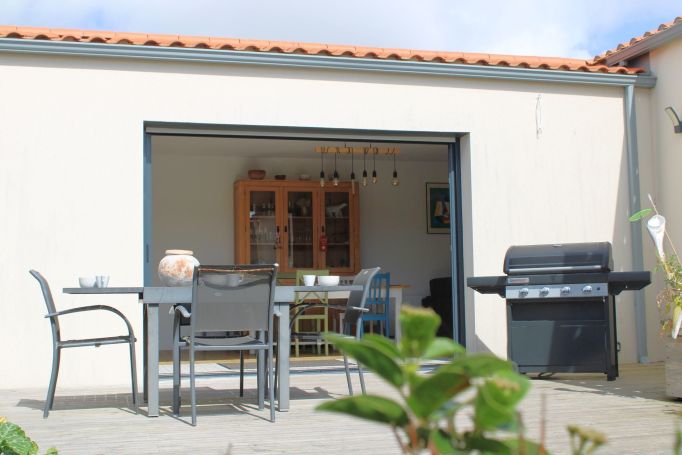 A vendre MAISON  4 PIECES 100 M2 BORD DE MER SAINT GILLES CROIX DE VIE
