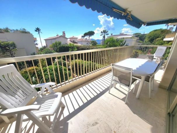 A vendre APPARTEMENT DE PRESTIGE T3 75 M2 TERRASSE VUE MER CANNES