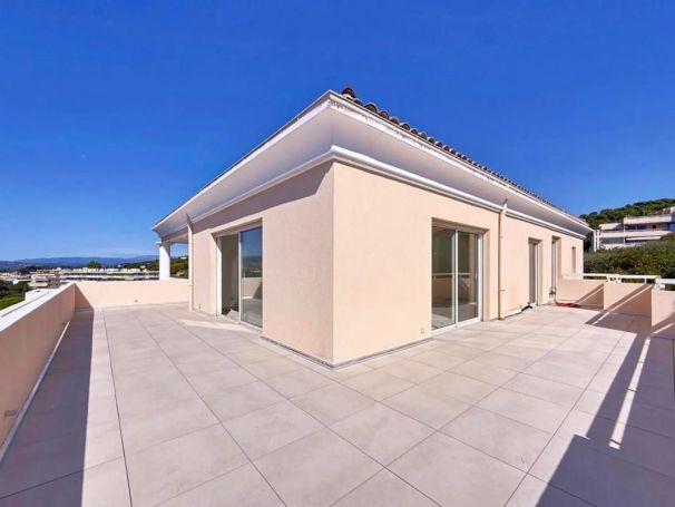 A louer APPARTEMENT T4 131 M2 TERRASSE VUE MER LE CANNET