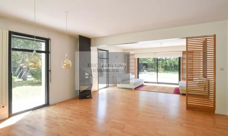 A louer MAISON  5 PIECES 170 M2  STELLA