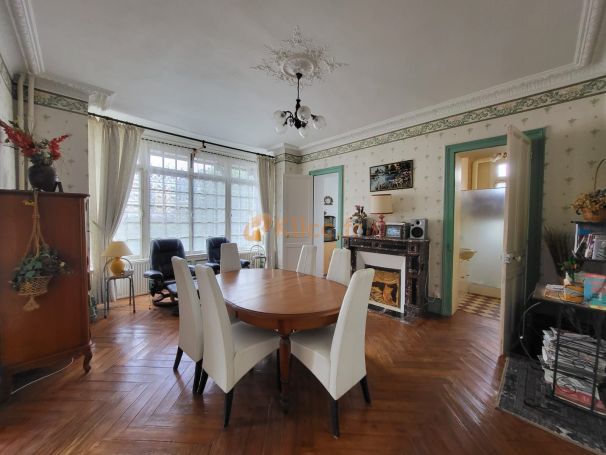 A louer MAISON  14 PIECES 257 M2  YVETOT tous commerces