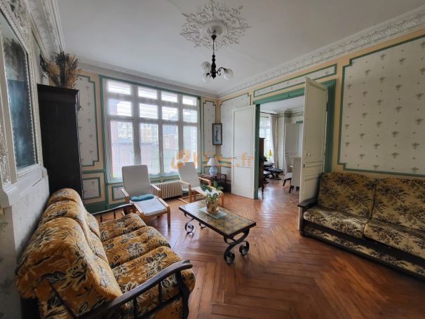 A louer MAISON  14 PIECES 257 M2  YVETOT tous commerces