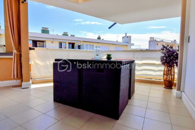 A louer APPARTEMENT DE PRESTIGE T2 47 M2 TERRASSE BORD DE MER CANNES