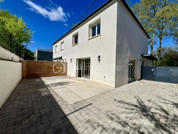 A louer MAISON  CONTEMPORAINE  SAINT JEAN DE VEDAS