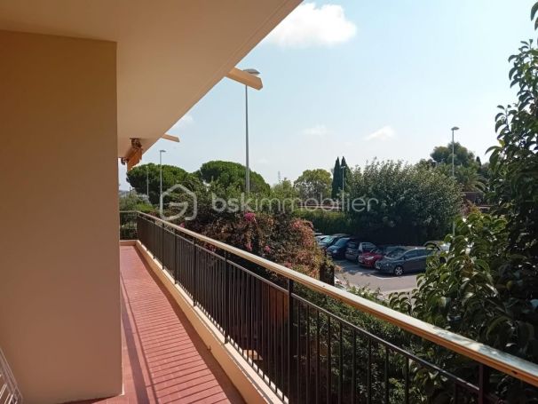 A louer APPARTEMENT T3 84 M2 TERRASSE BORD DE MER SAINT LAURENT DU VAR