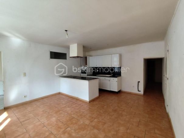A louer APPARTEMENT T5 145 M2  SAINT PONS DE THOMIERES
